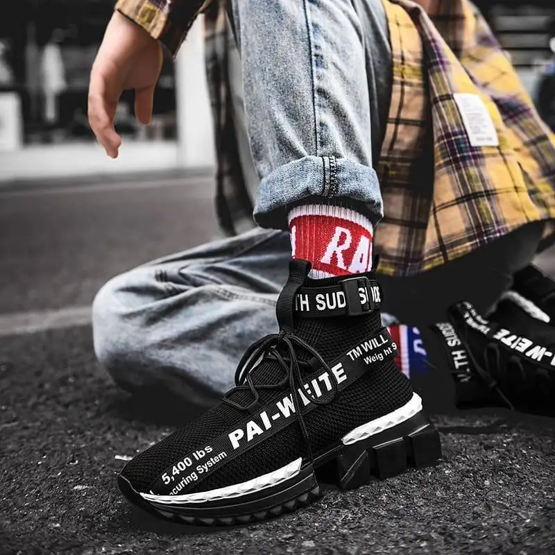 

Ins flyknit Skateboarding Shoes man sneakers high quality outdoor men shoes sports super trend student socks shoes sneaker male