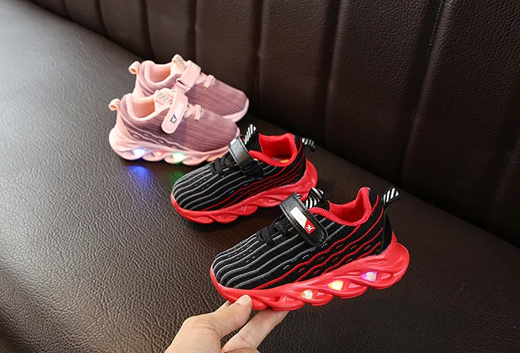 LED Lights Shoes Autumn New Baby Baby Shoes Boys Sports Shoes Girls Fly Woven Breathable Mesh Coconut Shoes
