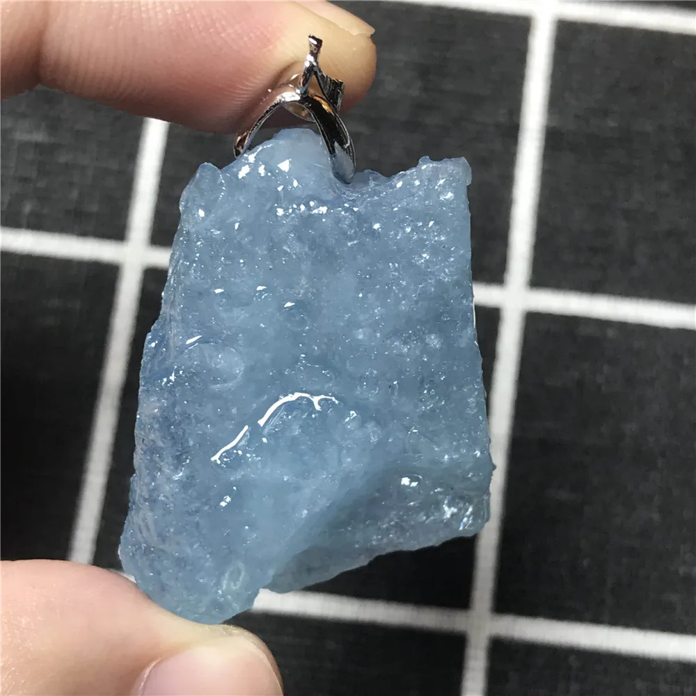 

100% Natural Blue Aquamarine Pendant For Women Lady Crystal 35x29x11mm Beads Clear Stone Fashion Necklace Pendant Jewelry AAAAA