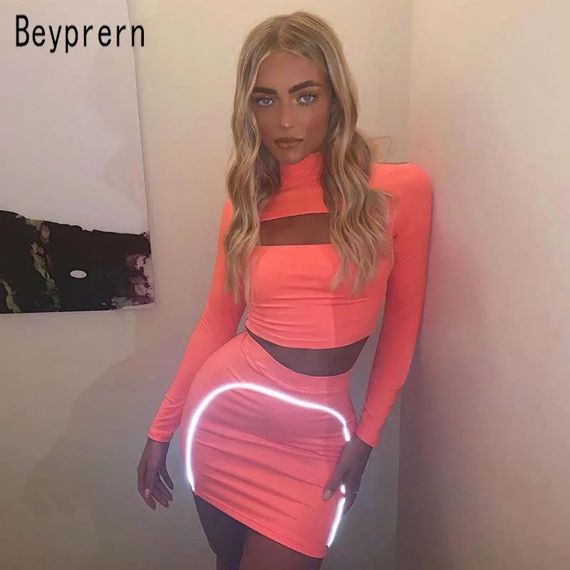 

Beyprern Women Reflective High Cut Sweatshirt And High Waist Skirt Set Fashion Long Sleeve Reflective Neon Active Matching Set