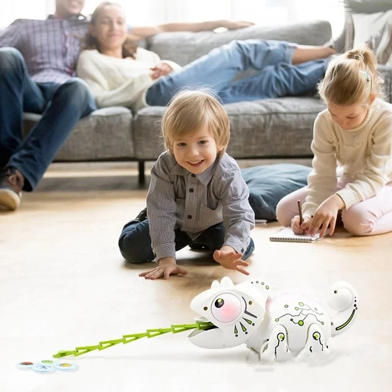 High Simulation Chameleon 2.4G Remote Control RC Robot With Light Sound Effect Tail Swing Extendable Tongue Intelligent Animal 2
