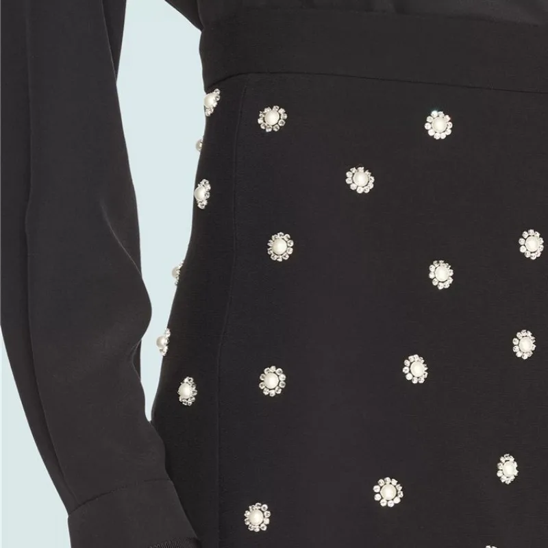 Рисунок 6 - Женская мини-юбка на молнии