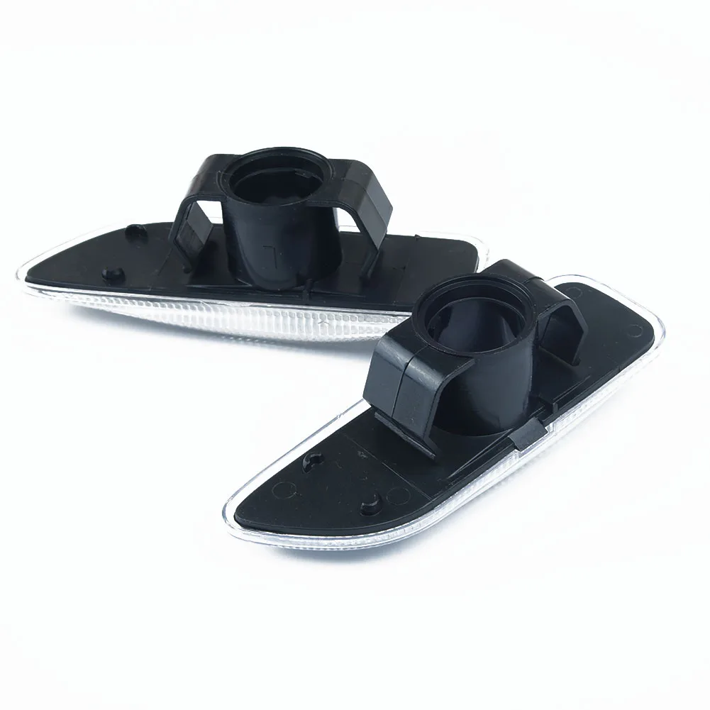 Левый и правый боковые габаритные огни PC + ABS Запчасти Замена дымчатого 30722642 |