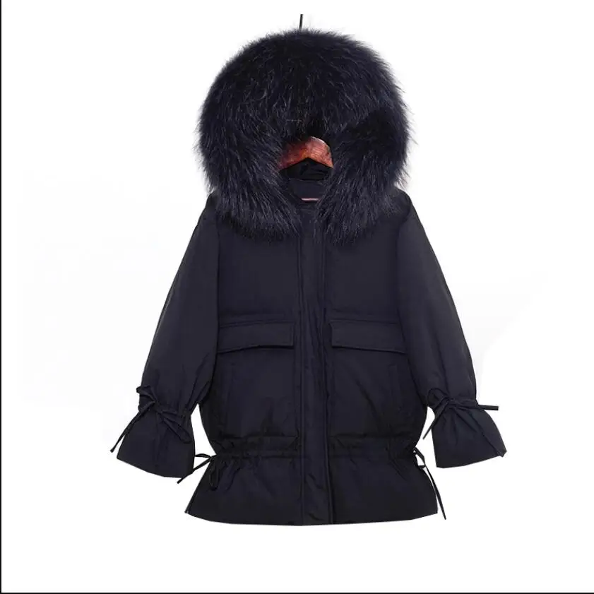 Черный Grand vrai Raccon col en fourrure hiver manteau femmes mi-long vers le bas Parka femme canard doudoune femmes lâche chaud - Цвет: Черный