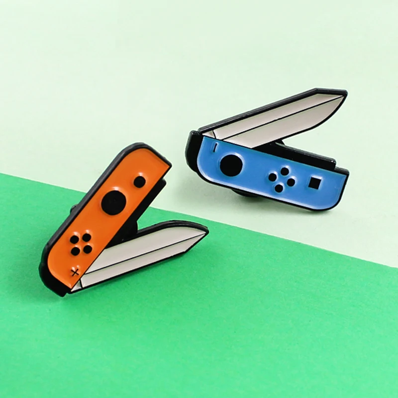 EnamelPinsOrangeblueKnifegamepadgamehandleBroochesSwitch
