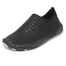 Водонепроницаемая обувь пляжная, черная, морская, модная, на плоской подошве, для мужчин и женщин, летние, для плавания, спортивные, Aqua носки нескользящие, быстросохнущие