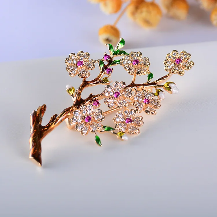 Blucome Luxury Czech Rhinestone Flower Brooches Women Gold Color Copper Weddings Banquet Brooch Lapel Pins Gifts