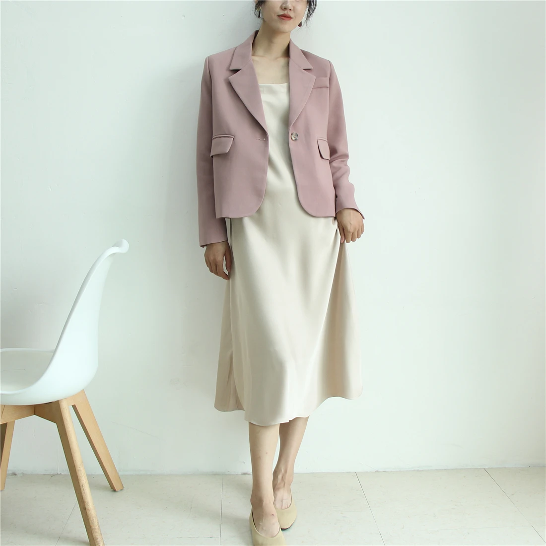 Свободные короткие маленькие топы, Ранняя осень, пальто для женщин, повседневные свободные топы, куртка на одной пуговице, короткий Блейзер
