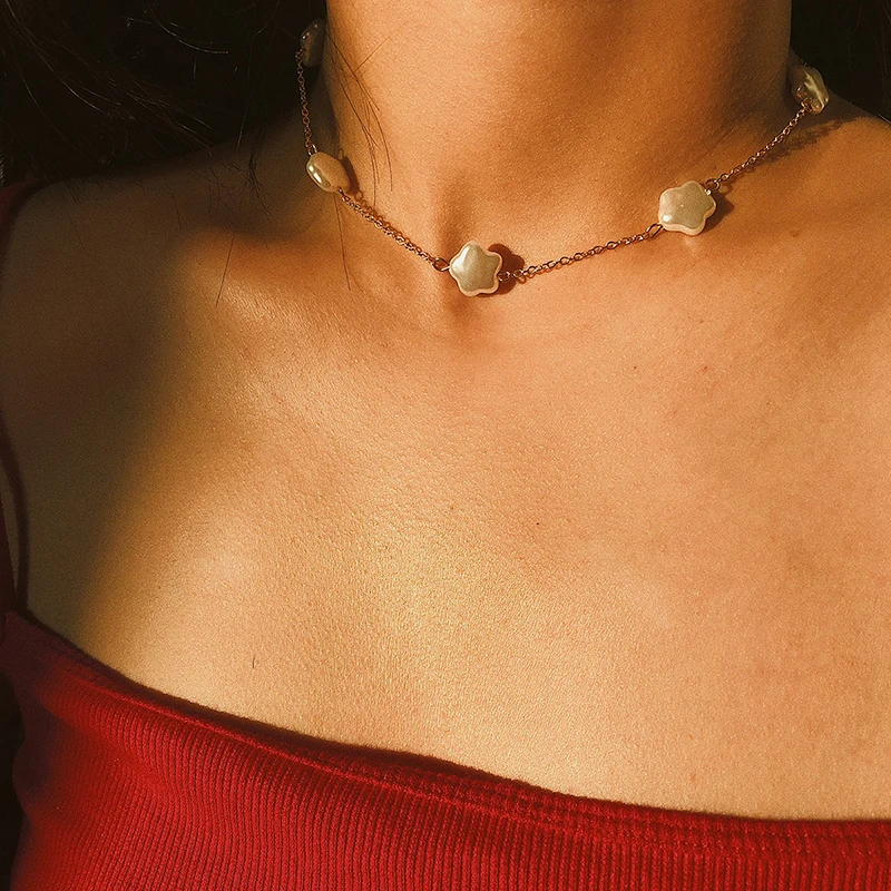 

SRCOI Simple Pentagram Shape Pearl Short Chain Necklace Geometric Clavicular Chain Imitation Pearl Star Pendant Necklace Women