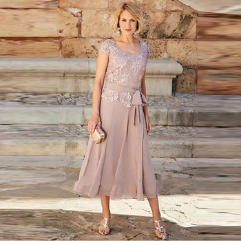 

Latest Charming Dusty Rose Lace Scoop Neckline Mother Dresses Short Sleeves Mother of the Groom Gowns Tea Length Bow Sash