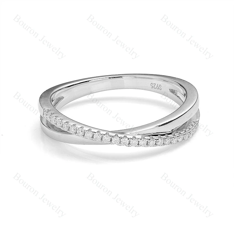 Кольцо женское круглое с муассанитом, в простом стиле