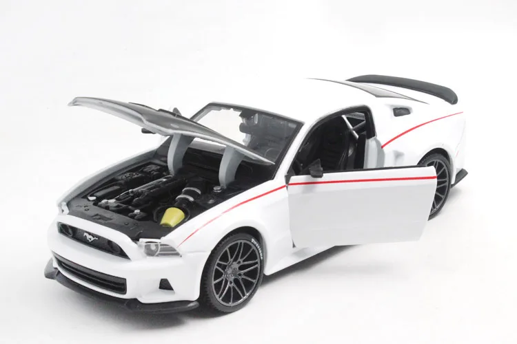 Maisto 1/24 1:24 1967 Ford Mustang GT старая версия спортивный гоночный автомобиль Транспортное средство литье под давлением дисплей Модель игрушки для детей мальчиков и девочек - Цвет: street racer white