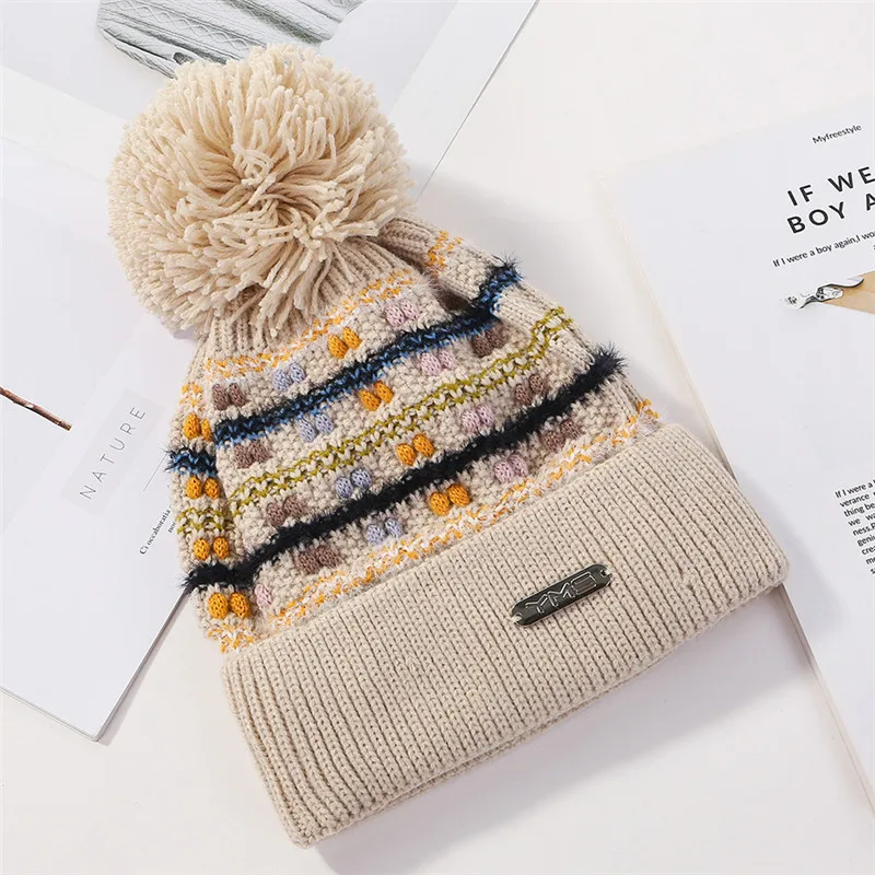 USPOP новые зимние женские вязаные шапки skullies из кусков модные толстые теплые шапки женские шапочки с помпоном - Цвет: Бежевый