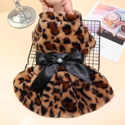 Robe d'hiver en fourrure pour animaux de compagnie, vêtement de luxe élégant, pardessus pour petit chien, chat, nœud papillon, léopard, Chihuahua, Noble, robe de soirée 