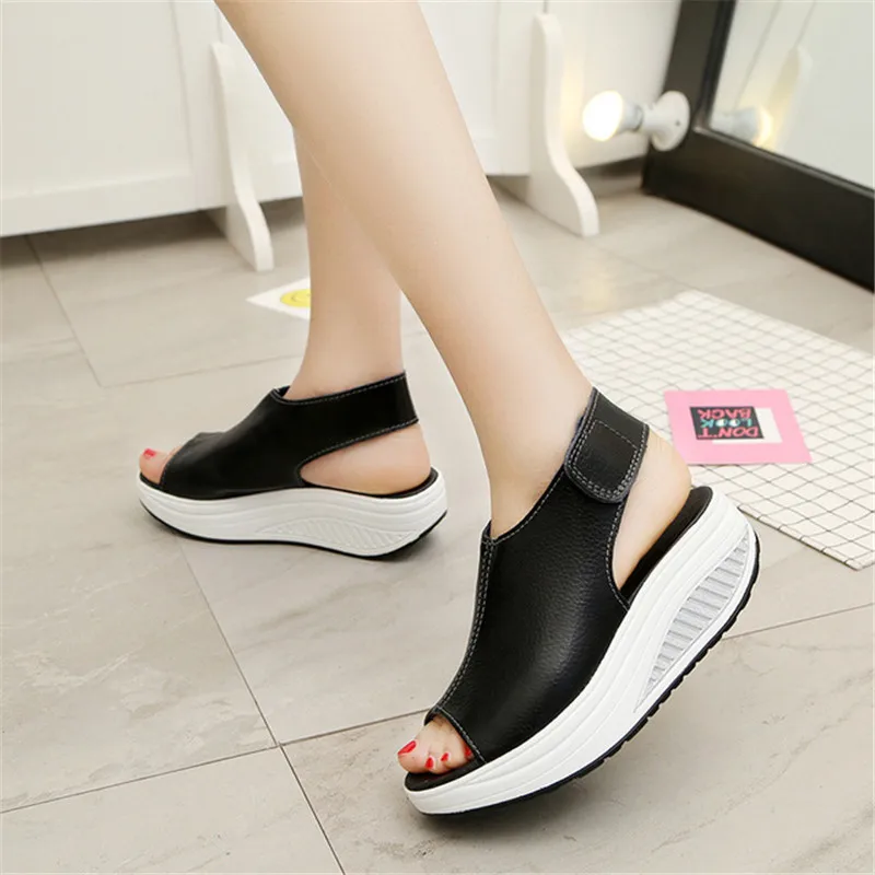 

2020 New Fashion Summer Sandals Women Shake Shoes Thick Wedges Slope Platform Head Leather Sandals Women Shoes Beach Sandals