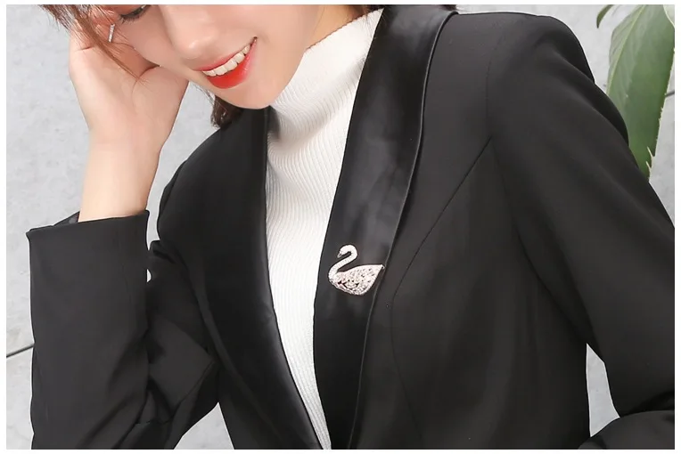 

Korean-style Popular Elegant Suit Collar Pin Micro Zircon Swan Brooch Women's Brooch Multi-Purpose Accessories
