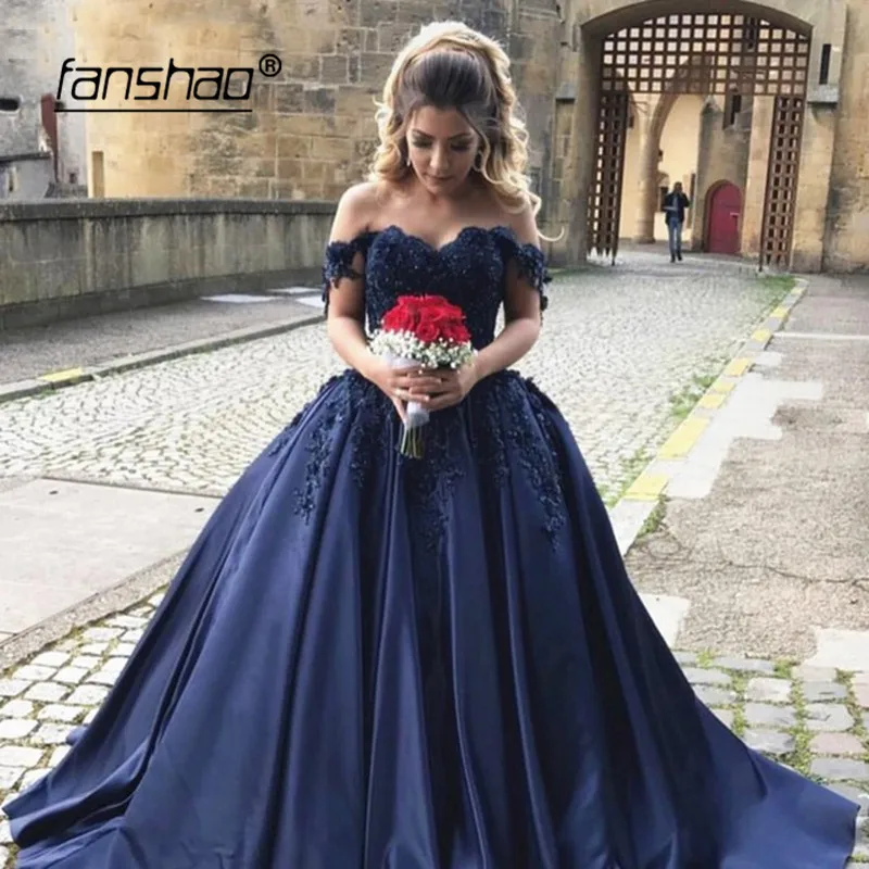 Satin Quinceanera Dresses Off the Shoulder Prom Dress Sweet 15 Ball Gown Appliques Beads Studdning Debutante Gowns Vestidos