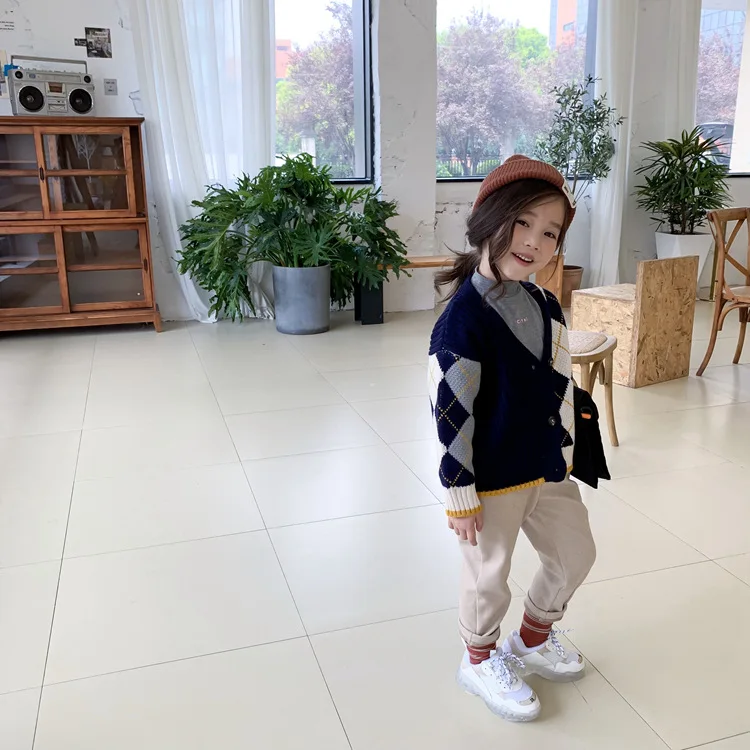 Одинаковая одежда для мамы и дочки; свитера; Модный корейский вязаный кардиган со стразами; одинаковые комплекты для семьи; свитер для маленьких девочек; Новинка
