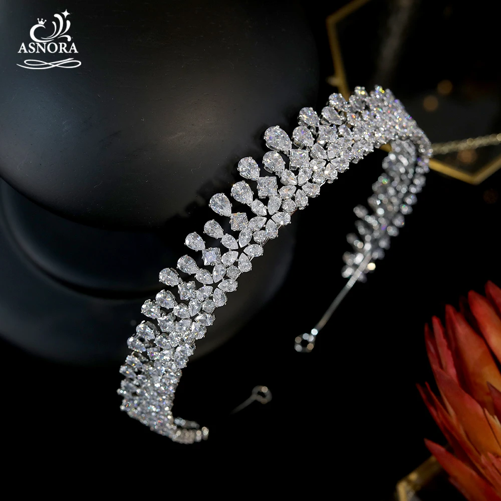ASNORA Women's Princess Crown Headband Crystal Tiara and Crown Headband Jewelry Bridal Hair Accessories Wedding A01084
