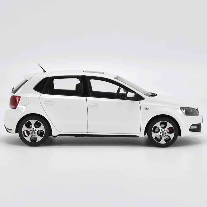Авторизованный подлинный 1/18 сплав Polo GTI 2013 белая Модель игрушечных автомобилей Литье под давлением Литье металла хэтчбек миниатюрный Collec