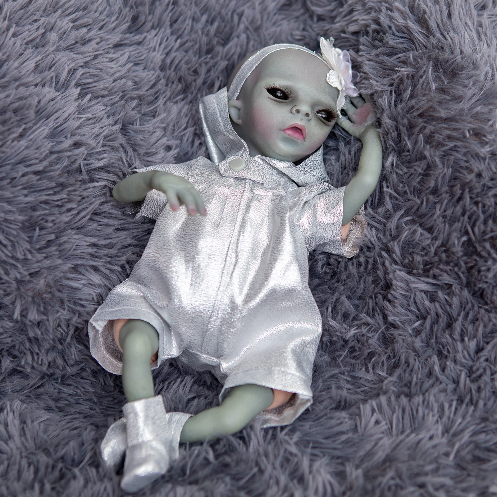 

14inch Reborn Baby Alien Doll Handmade Soft Touch Cloth Body Realistic Silicone Vinyl Doll Collectible Toys for children gift