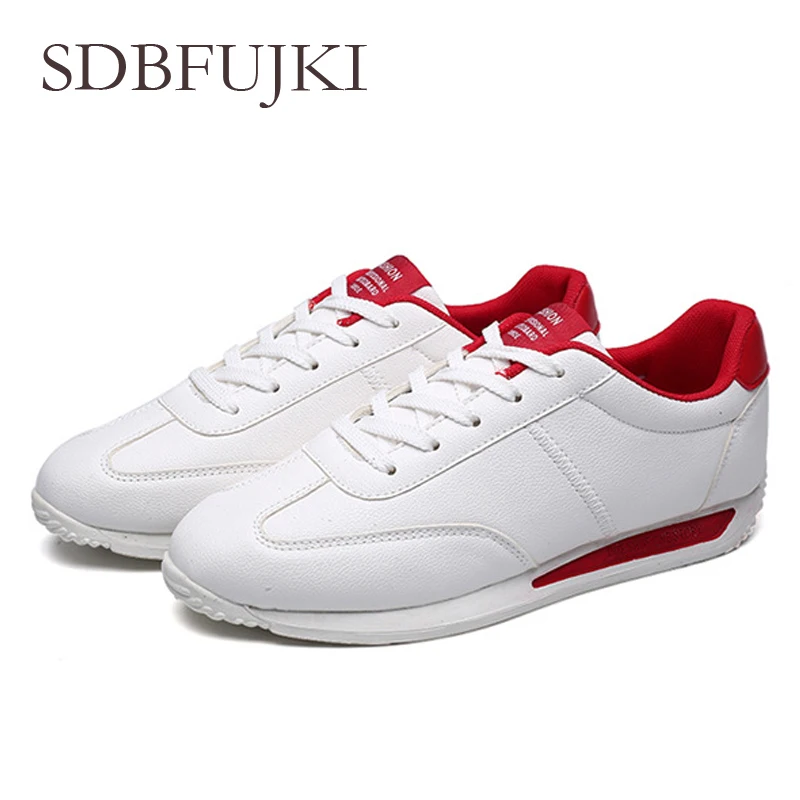 

Running Shoes For Men Outdoor Slip On Sneakers Sport Shoes Men's Low-Top Breathable Lightweight Casual Shoes Summer Sports Shoes