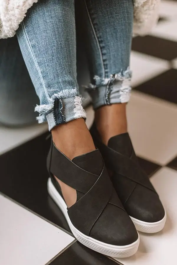 1903013068000-2019031315490500-4e932a7ethe-calum-bootie-in-black_1024x1024