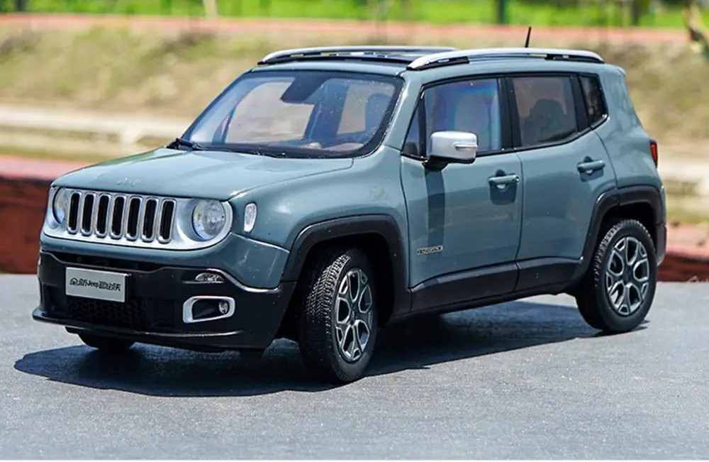 

1/18 Scale Jeep Renegade Suv Gray Diecast Car Model Toy Collection Gift