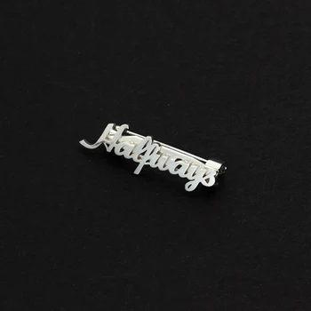 

Elegant Personalized Name Brooch Best Friend Nameplate Letters Brooches Pins Handmade Women Kids Jewelry Engagement Gifts BFF