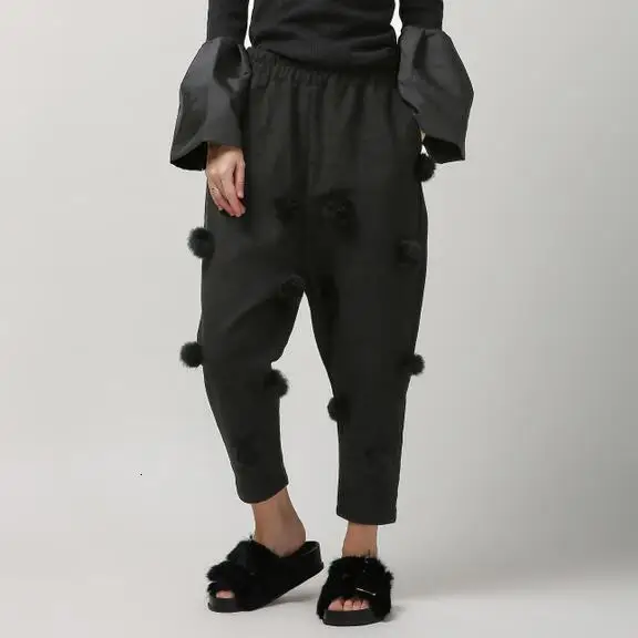 black TWOTWINSTYLE Лоскутные кролика мех мяч хит цвет женские брюки миди Талия Ruched осенние брюки для женщин модная одежда Tide - Цвет: black
