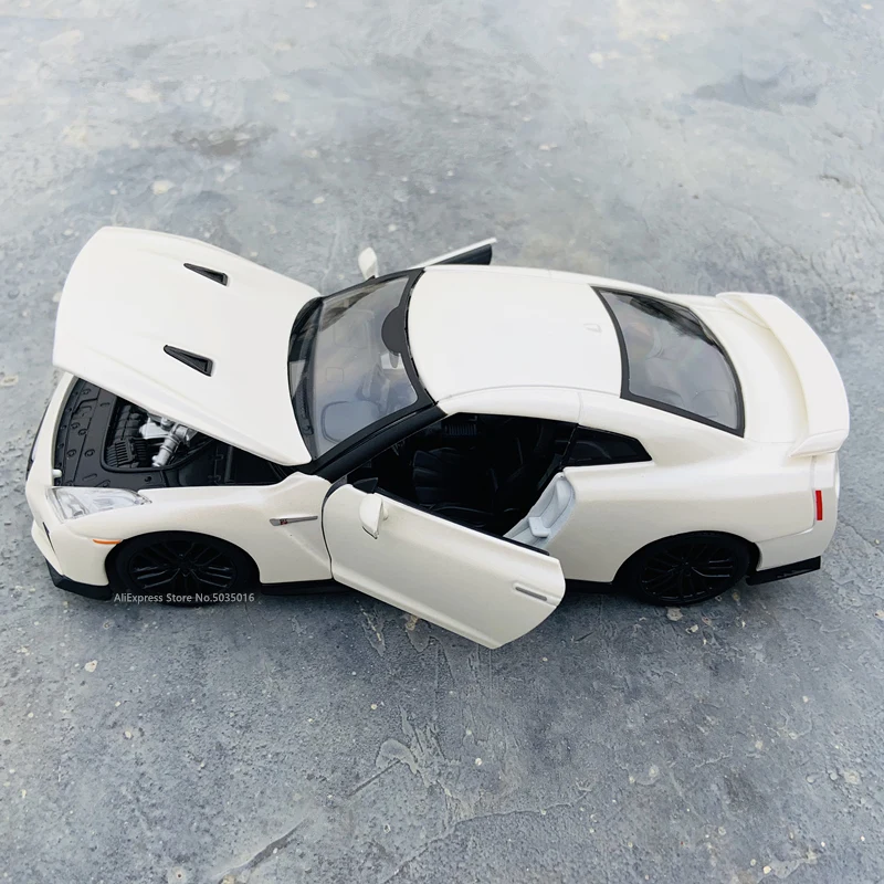 Модель автомобиля Bburago 1:24 2017 Nissan Ares GTR литые автомобили игрушки для игр подарки