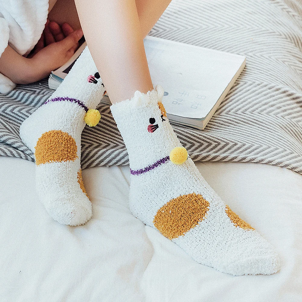 Cute Autumn Winter Women Sock Fuzzy Socks Lovely Animal Women Dot Cat Giraffe Cartoon Socks New Arrival Cotton Warm Socks