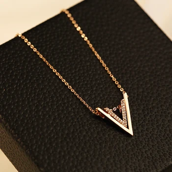 

High-end Geometric V Shape Crystal Necklace Pendants For Women Fashion Letter Rhinestone Short Chain Necklace Jewelry Gifts