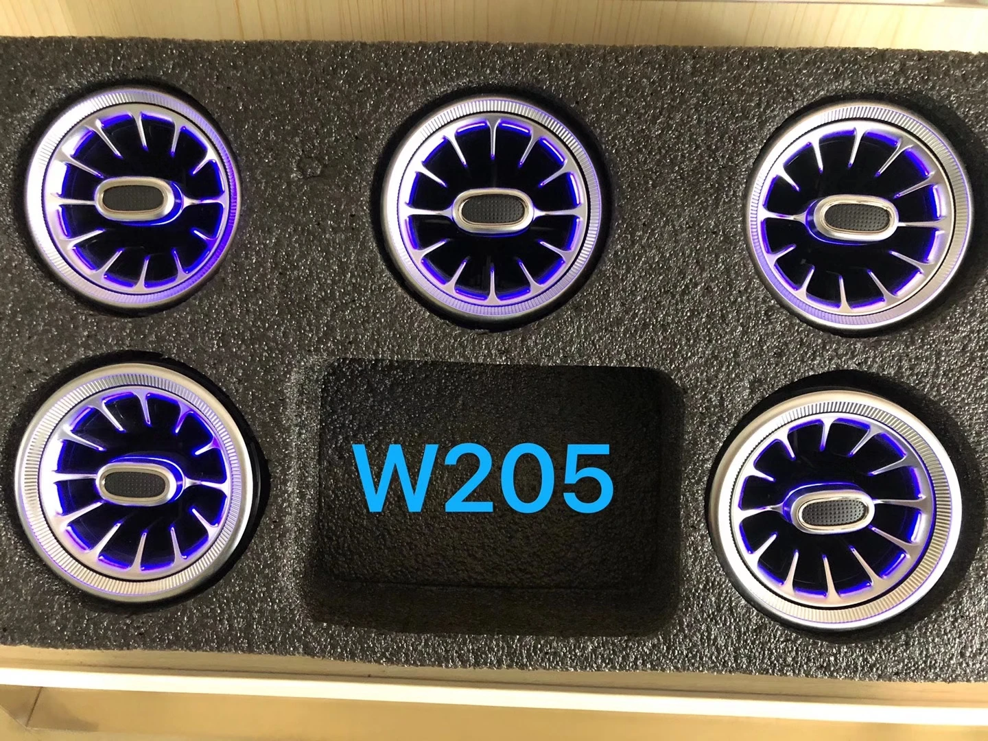 Apropriado para a tomada de ar luminosa a/c/e/glc/gla/cla classe 64-color da turbina tomada de ar w205w213w177w176w117