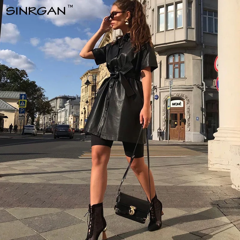 Женское платье рубашка SINRGAN черное из искусственной кожи с коротким рукавом