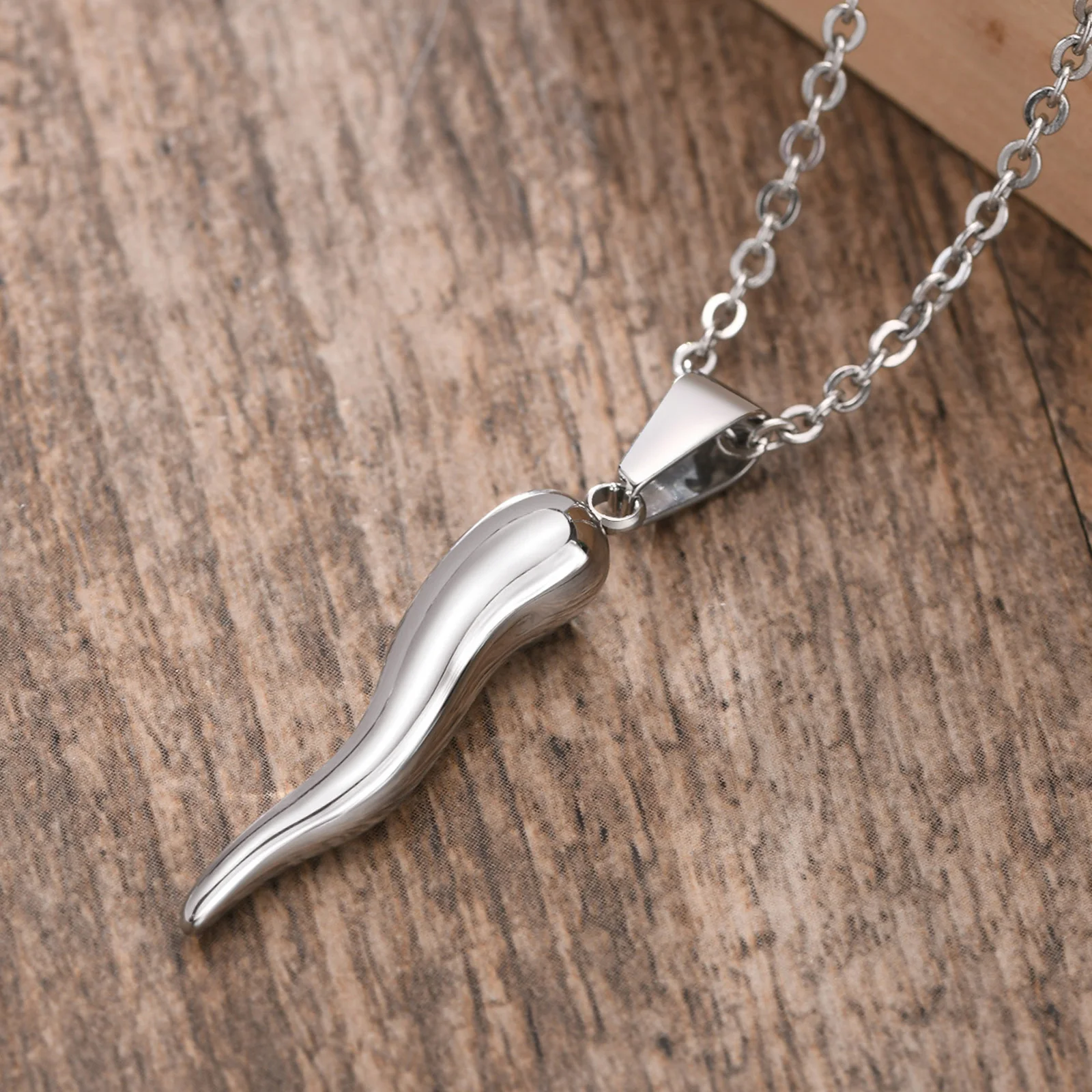 Stuller Italian Horn Necklace 86276:6024:P 14KR Endwell | Conti Jewelers |  Endwell, NY