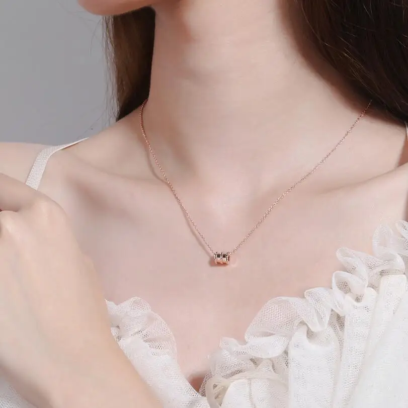 Новая индивидуальность маленькая Талия круглая подвеска ожерелья для женщин тренд короткая цепочка на ключицы 925 пробы серебряные ювелирные изделия SAN154