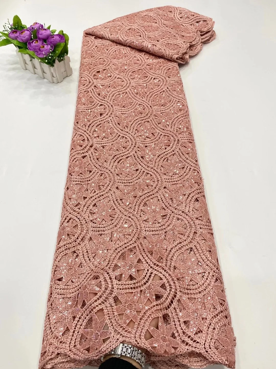 

Onion High Quality Nigeria Lace Fabric Sequin Rope African Lace Fabric French Lace Wedding Guipure Lace Fabric D4544