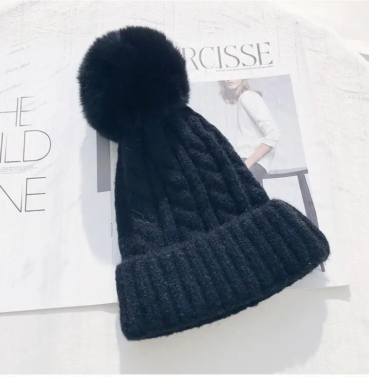 Меховые помпоны, вязаные зимние шапки для женщин, помпоны Skullies Beanies, толстые зимние шапки, пушистые женские шапочки, шапки, теплая шапка - Цвет: black