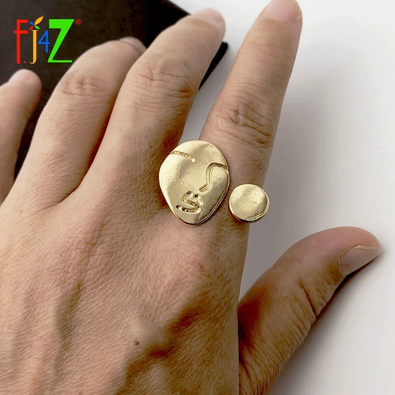 

F.J4Z Trendy Designer Finger Ring for Woman Human Face Circle Top Cuff Rings Jewelry Gifts anillos de mujeres Dropship