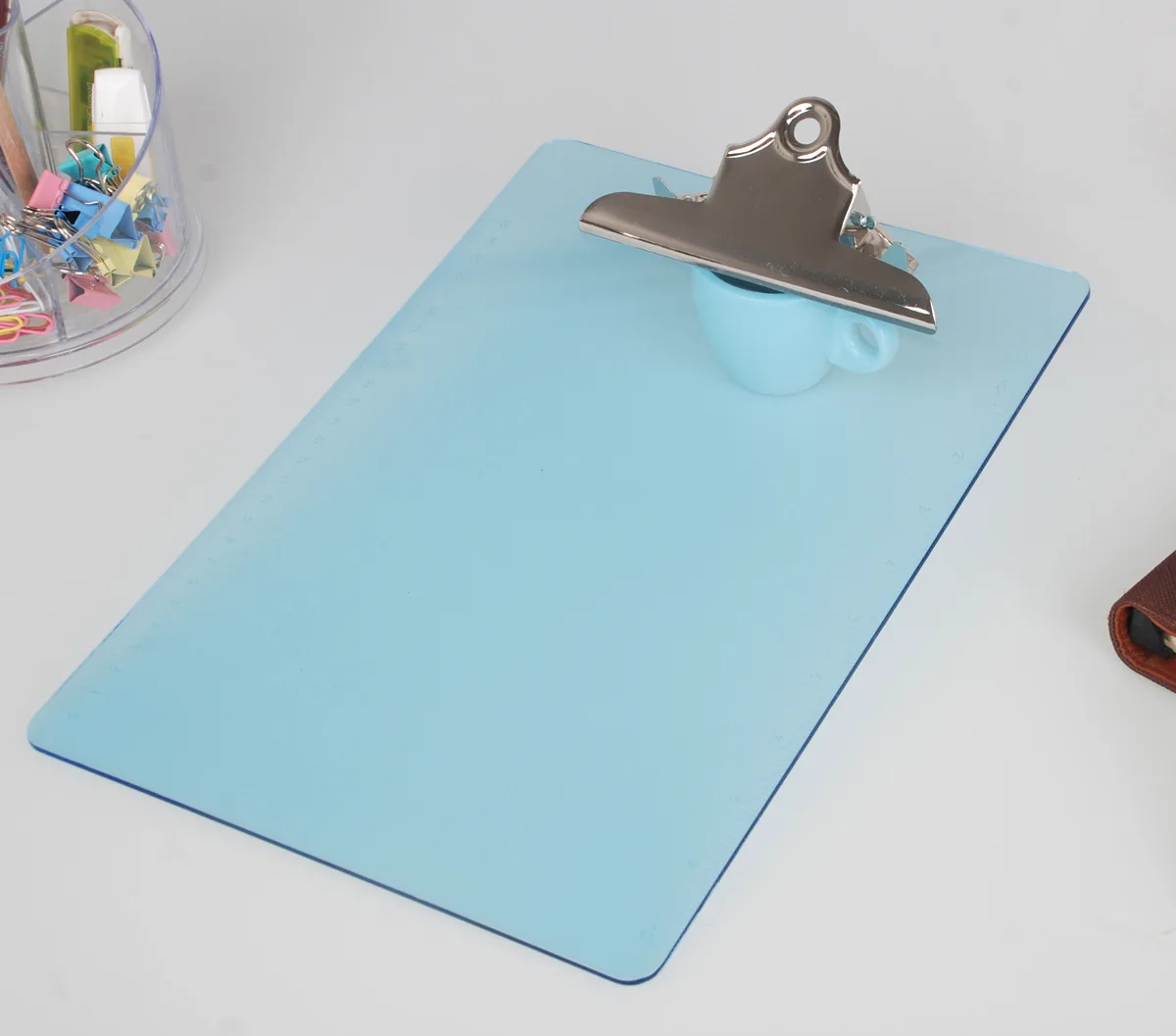 Special Offer Color Transparent A4 Plastic Tablet Clip Menu Pad Writing Board Clip Pad Write ban jia zi Storage Office Use