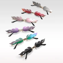 Новинка, модные солнцезащитные очки с огненным пламенем для женщин и мужчин, фирменный дизайн, без оправы, волнистые очки, роскошные трендовые узкие солнцезащитные очки, автомобильные очки