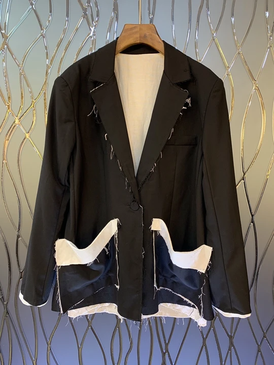 

2019 Early autumn new women's suit with irregular collar, long sleeves, 100-fold jacket and short jacket 728