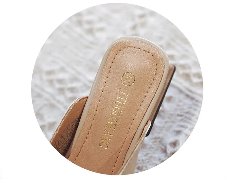 11076023788_1421840386