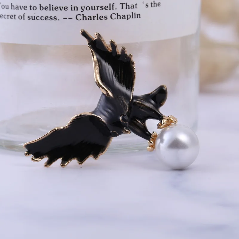 2019-New-Fashion-Eagle-Pearl-Brooch-Men-And-Women-Models-Brooch-Glamour-Party-Jewelry-Brooch (3)