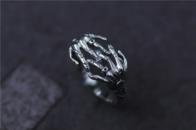 Кольцо мужское регулируемое серебристое в виде черепа стиле хип хоп панк