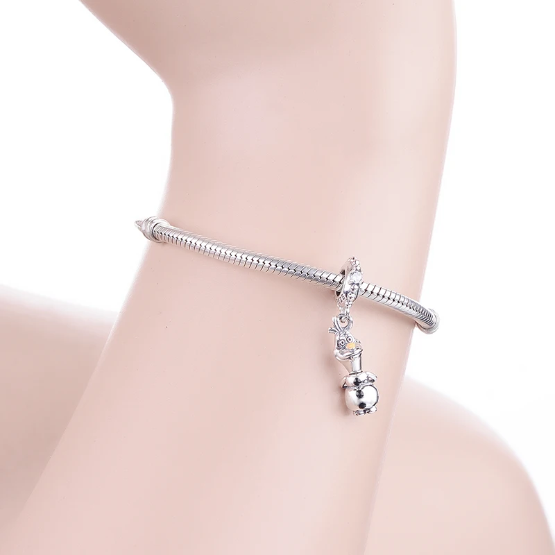 

Ajuste Original Pandora Charm pulsera 100% plata 925 Olaf hombre de nieve esmalte vestido Bead fabricación de joyería de colgantes chico Berloque 2020 nuevo