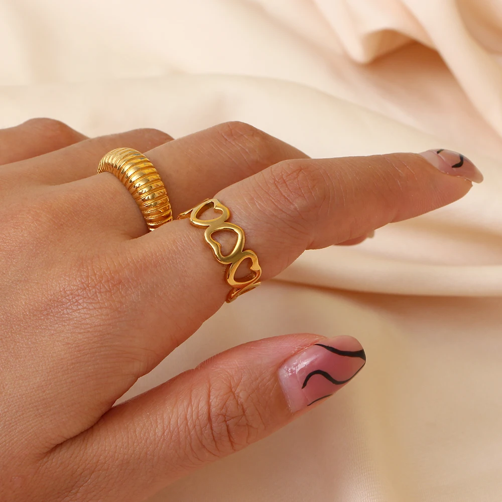 Romantic gold ring Heart with zircon | JewelryAndGems.eu