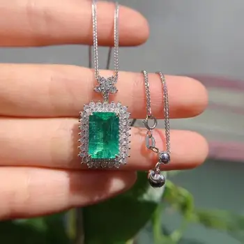 شراءAEAW مجوهرات 18K الذهب الأبيض 4.195ct الطبيعية الزمرد قلادة الأخضر الأحجار الكريمة 1.179ct الماس مجوهرات قلادة نسائية