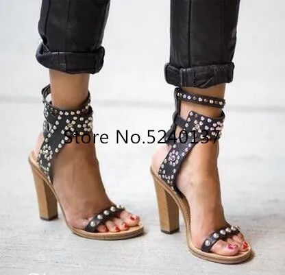 Summer Gladiator Rivets Studded Black Genuine Leather Women Sandals Open Toe Buckle Strap Chunky Heel European Design Sandals - Цвет: as pic